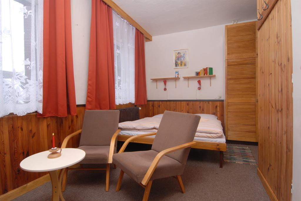 Horsky Hotel Arnica Loučná pod Klínovcem Zimmer foto
