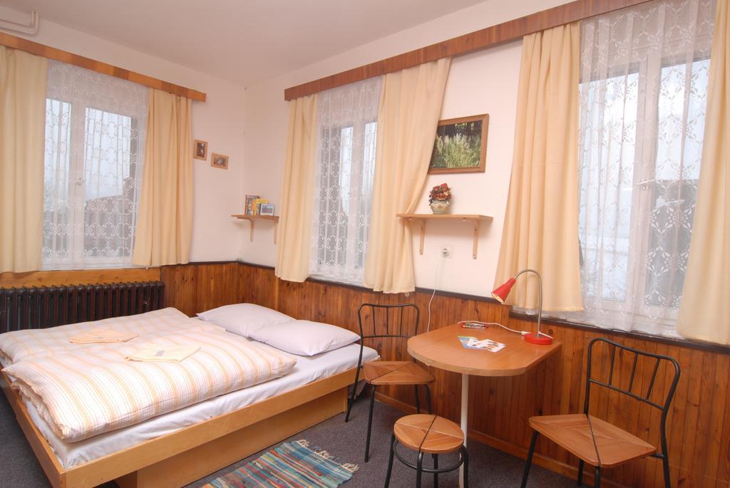 Horsky Hotel Arnica Loučná pod Klínovcem Zimmer foto